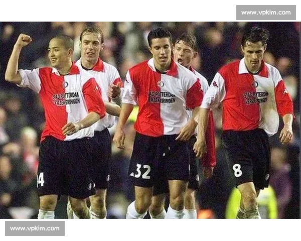 职业联赛全面解析：赛季进程、队伍表现与球员成长趋势